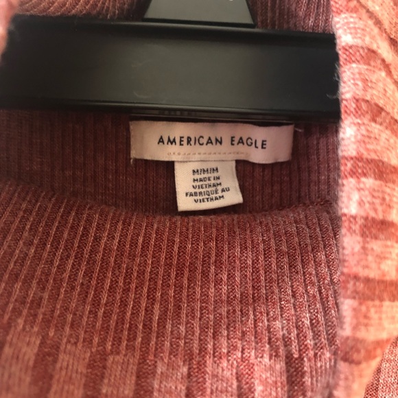 ❤️American Eagle Ribbed Sleeveless Top Maroon Mock Neck Size Medium - Picture 2 of 4